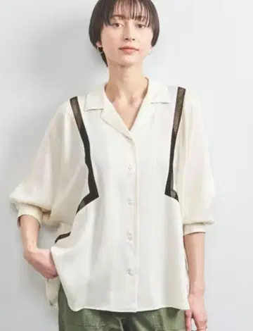 '택 포함 새상품' 새틴 오픈 카라 셔츠 블라우스
