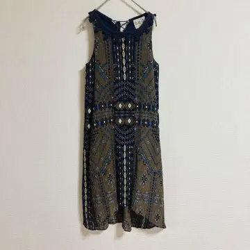 see Newyork 씨뉴욕 실크 혼방 슬리브리스 원피스