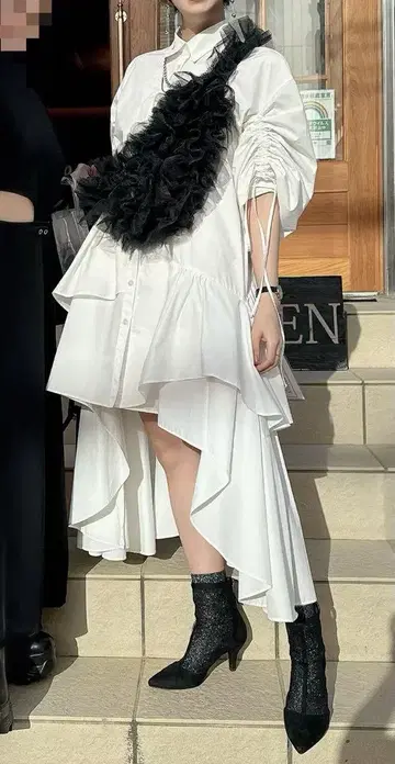 snidel 스나이델 화이트 프릴 비대칭 원피스