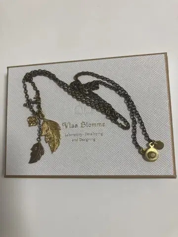 Vlaas Blomme Feather 목걸이