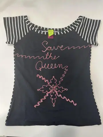 SAVE THE QUEEN! 스트라이프 상의 (오프숄더)