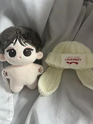 정원 봉제 인형과 모자 세트