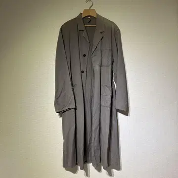 그레이 롱 코트 버튼
