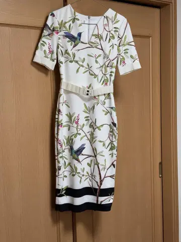TED BAKER 꽃무늬 반팔 무릎 기장 원피스 사이즈 1
