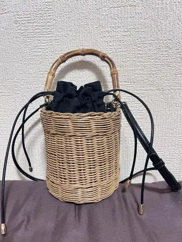 자라 바스켓백
