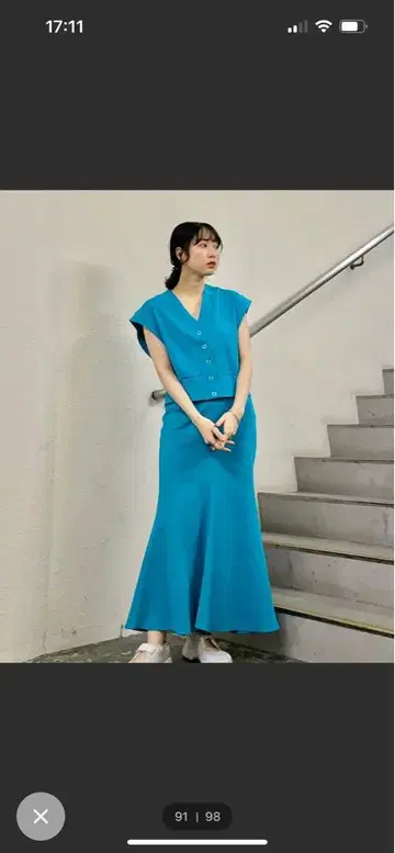 터콰이즈 버튼 V 넥 스커트 셋업