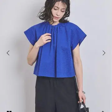 유나이티드 애로우즈 와플 개더 프렌치 슬리브 블라우스 로얄 블루