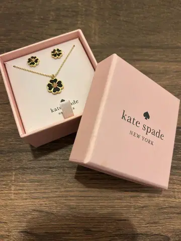 kate spade 목걸이와 귀걸이 세트