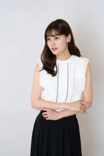 헤르립토 에어리 브러시 니트 톱 스완