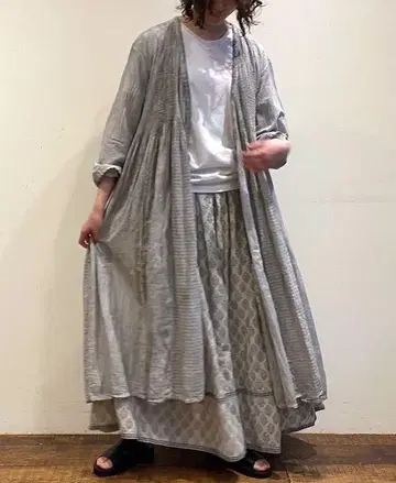 메종드소일 블랙 염색 핀턱 패치워크 랩 가운 원피스