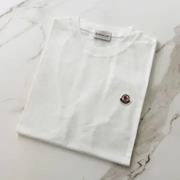 몽클레어 로고 패치 화이트 티셔츠 미사용 새상품
