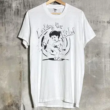 looking for kicks Tee