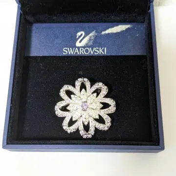 새상품급 스와로브스키 브로치 꽃 실버 보라색 박스 포함
