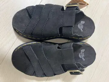 새상품 닥터마틴 샌들