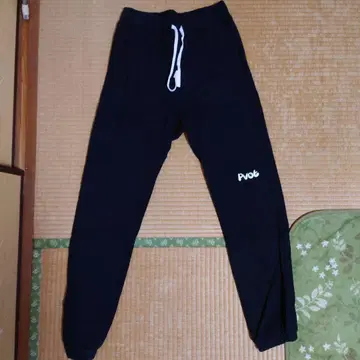 pvot 조거 팬츠 로고