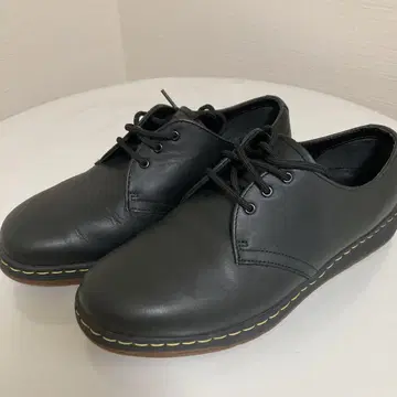 Dr.MARTENS SOFTWAIR 로우 컷 신발 U7