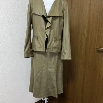 베이지 스커트 셋업