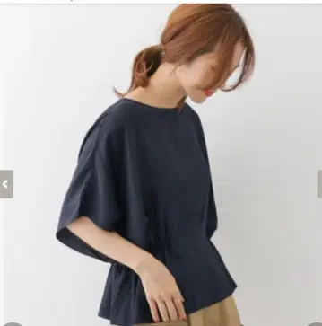 어반 리서치 도어스 보트넥 개더 블라우스