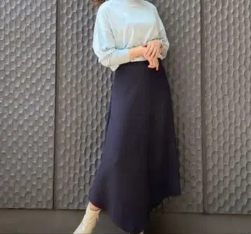 띠어리 롱 플레어 스커트 네이비 블랙 띠어리 비대칭 밑단 플레어 일본제