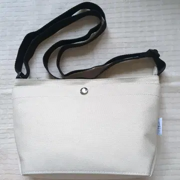 아이보리 캔버스 숄더백