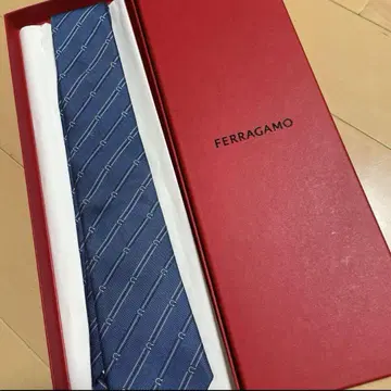 컨디션 최상! Ferragamo 스트라이프 넥타이 네이비 박스 포함