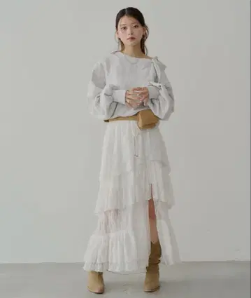 슬릿 티어드 레이스 스커트