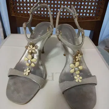 NINE WEST 플라워 장식 그레이 샌들