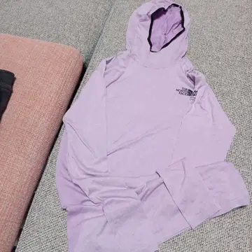 THE NORTH FACE 연보라색 후드 부착 후드티