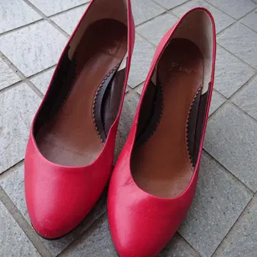 fin 빨간색 가죽 펌프스 24.5cm