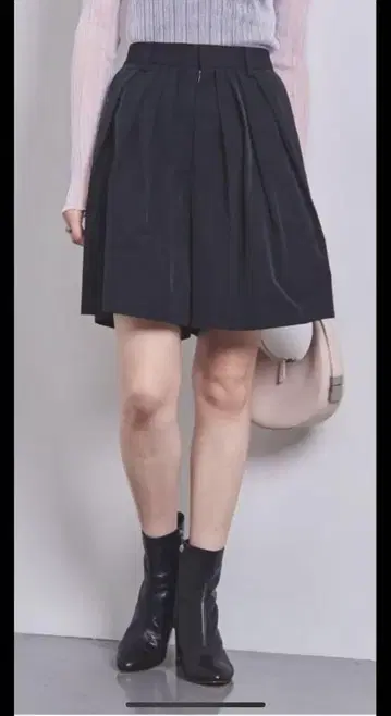 유나이티드 애로우즈 블랙 숏 팬츠