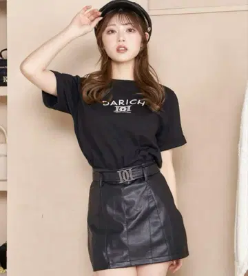 다리치 DD 로고 자수 티셔츠
