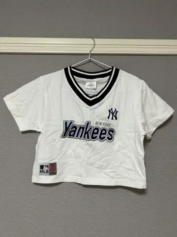 New York Yankees 크롭 티셔츠 M 사이즈