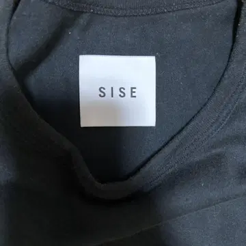 SISE 블랙 티셔츠