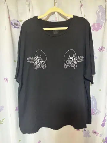 [ ikumi ] 가샤도크로 T셔츠 블랙