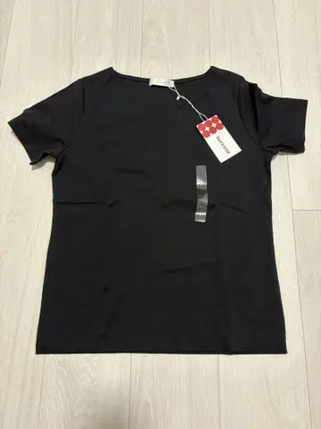 두클라쎄 V넥 반팔 티셔츠 블랙 L사이즈 DoCLASSE