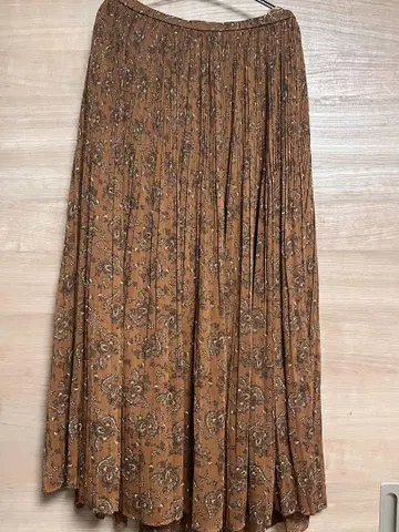UNIQLO C 브라운 꽃무늬 플리츠 스커트 L