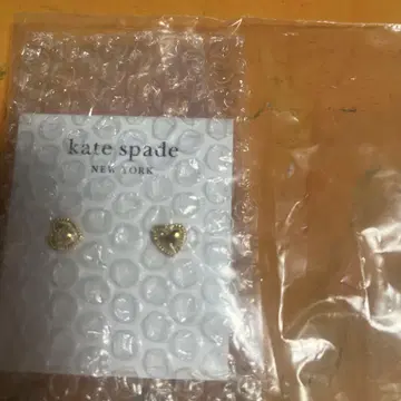 kate spade 골드 하트 모양 귀걸이