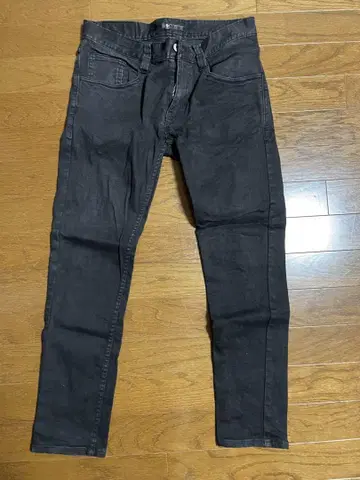 슬림핏 블랙 데님