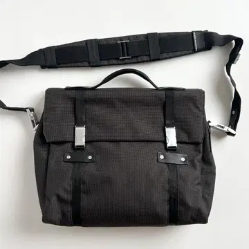 PORSCHE Design 숄더백 블랙 C127