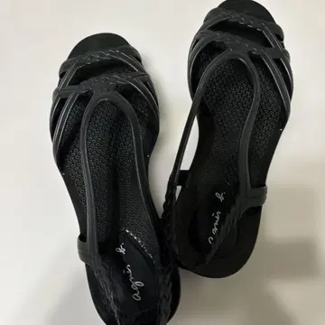 agnesb 스트랩 샌들