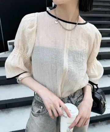 미스틱 반팔 배색 파이핑 블라우스