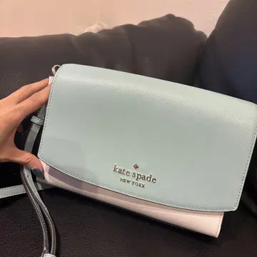 kate spade 숄더백 스카이블루와 화이트