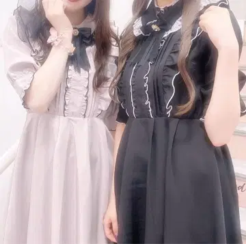 ROJITA 브로치 장식 프릴 원피스