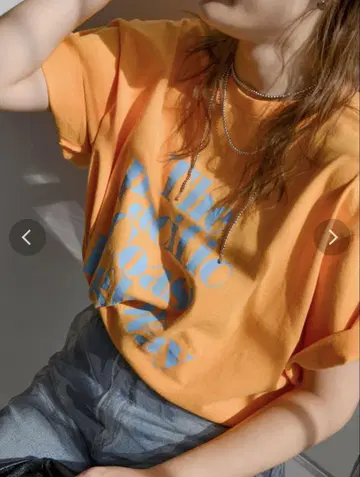새상품 Ungrid 투어 로고 루즈 tee / F 사이즈