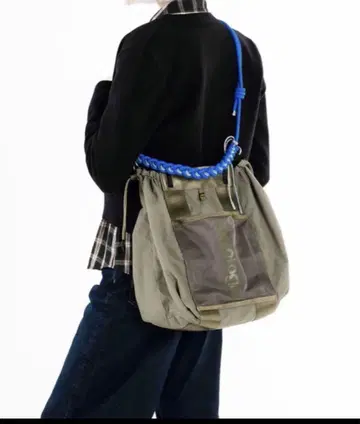 새상품 TOPOLOGIE SUMMIT TOTE MEDIUM 스트랩 포함