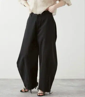 플라주 balloon tapered 팬츠 블랙 38