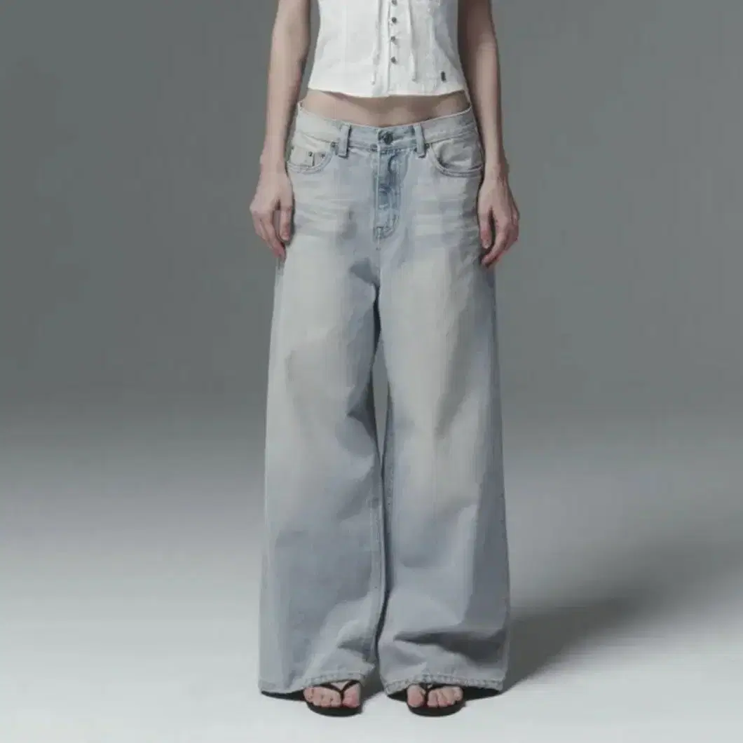 【INEGI】Foggy Wide Denim Pants Inegi foggy wide denim pants light blue on Bunjang Global Site.