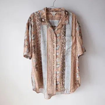 vintage 구제 의류 베이지 브라운 라이트 블루 꽃무늬 아로하 셔츠