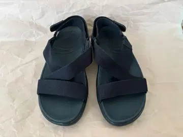 핏플랍 블랙 크로스 스트랩