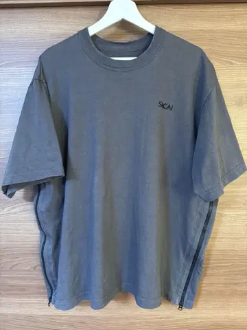 23AW SACAI 티셔츠 23-03258m